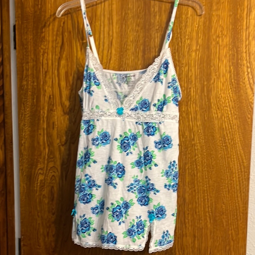 No Boundaries Blue and White Floral Lace Chemise
